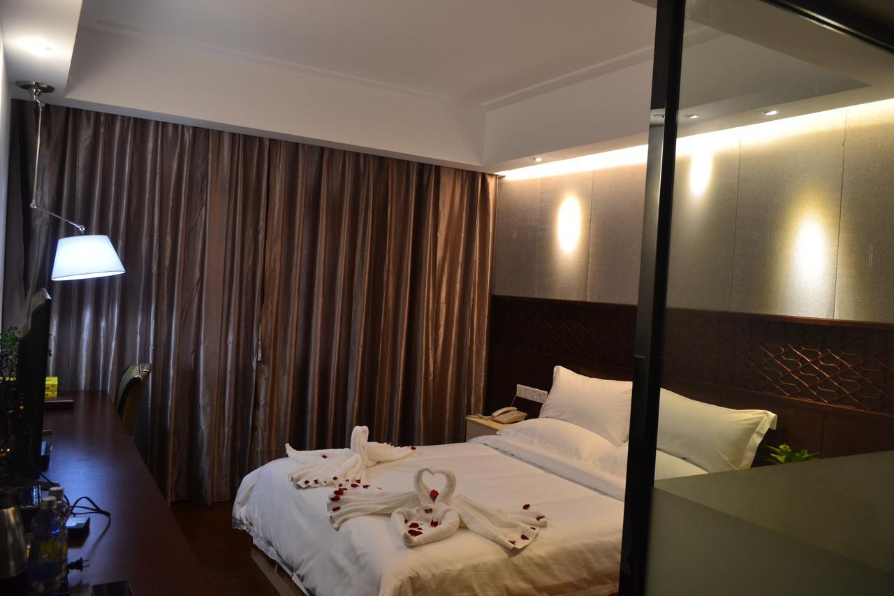Royal Holiday Hotel Yangon Dış mekan fotoğraf