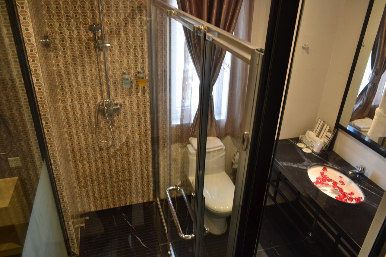 Royal Holiday Hotel Yangon Dış mekan fotoğraf