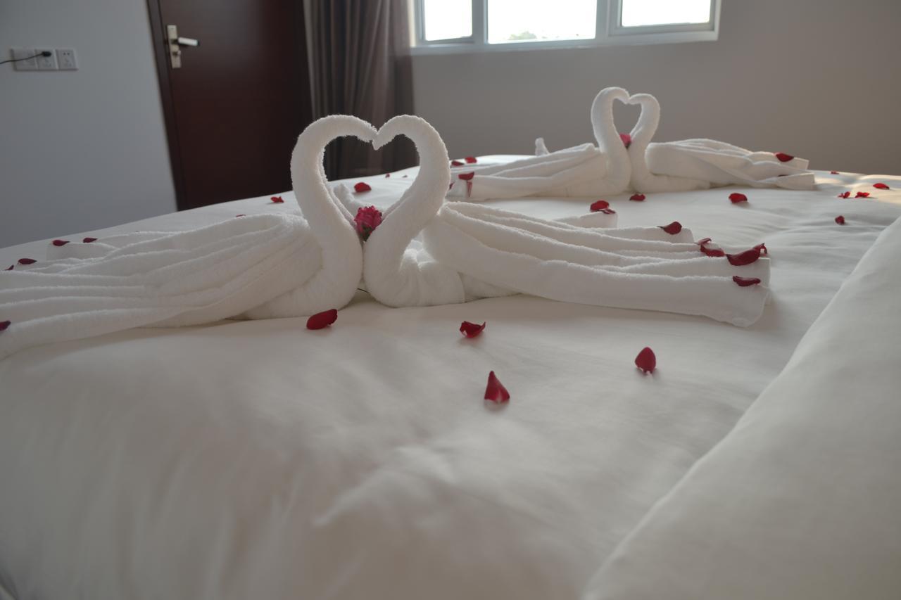 Royal Holiday Hotel Yangon Dış mekan fotoğraf