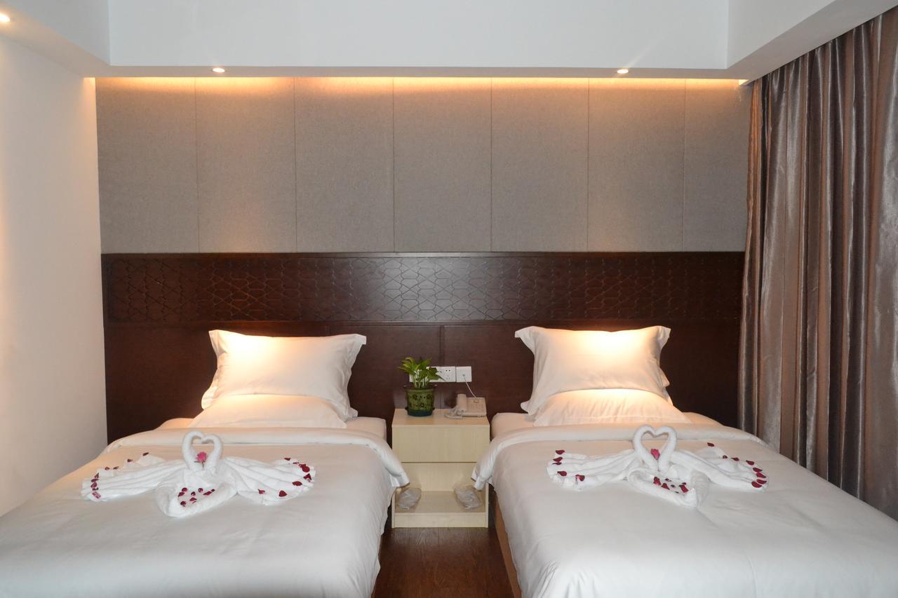 Royal Holiday Hotel Yangon Dış mekan fotoğraf