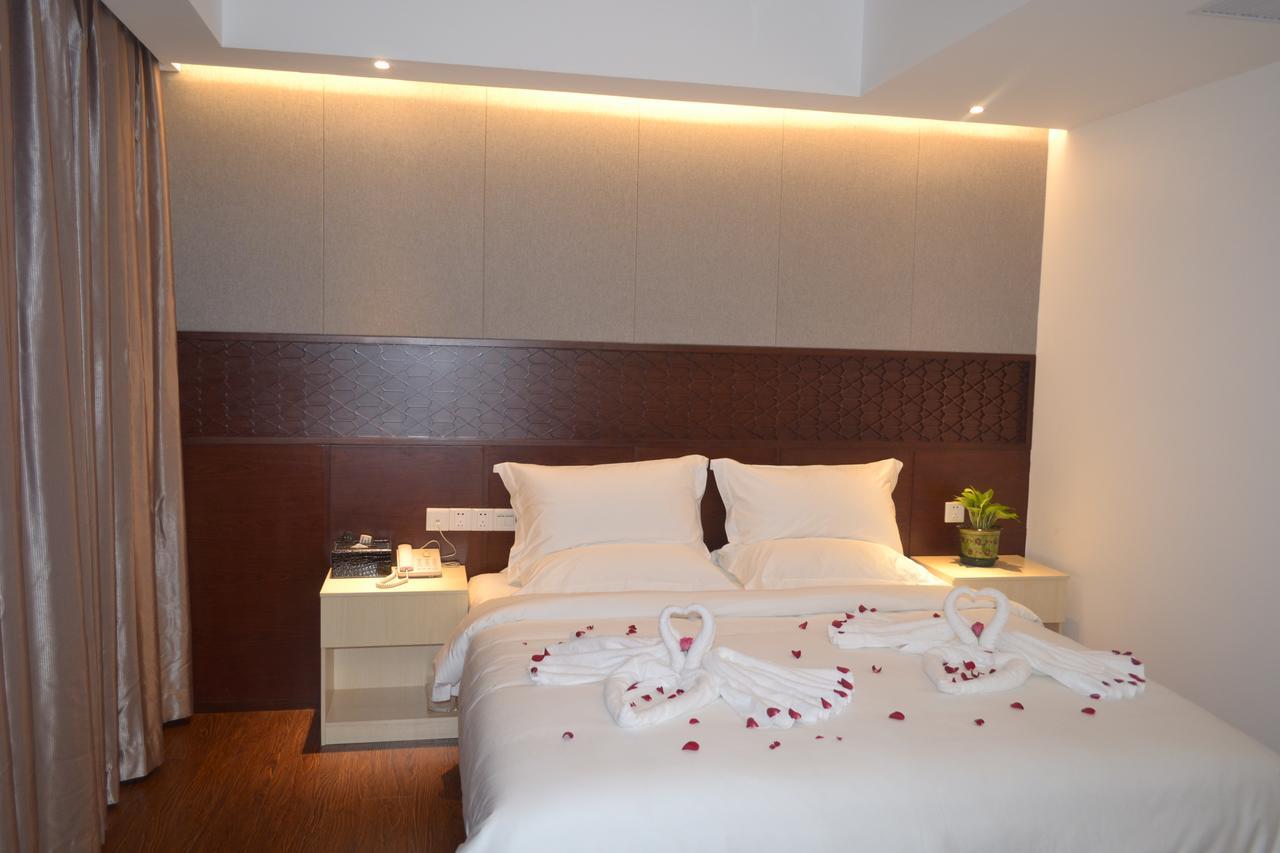 Royal Holiday Hotel Yangon Dış mekan fotoğraf