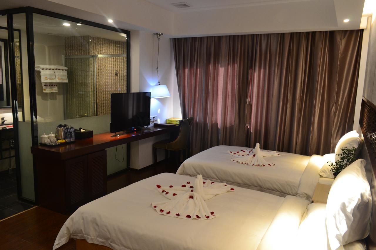 Royal Holiday Hotel Yangon Dış mekan fotoğraf
