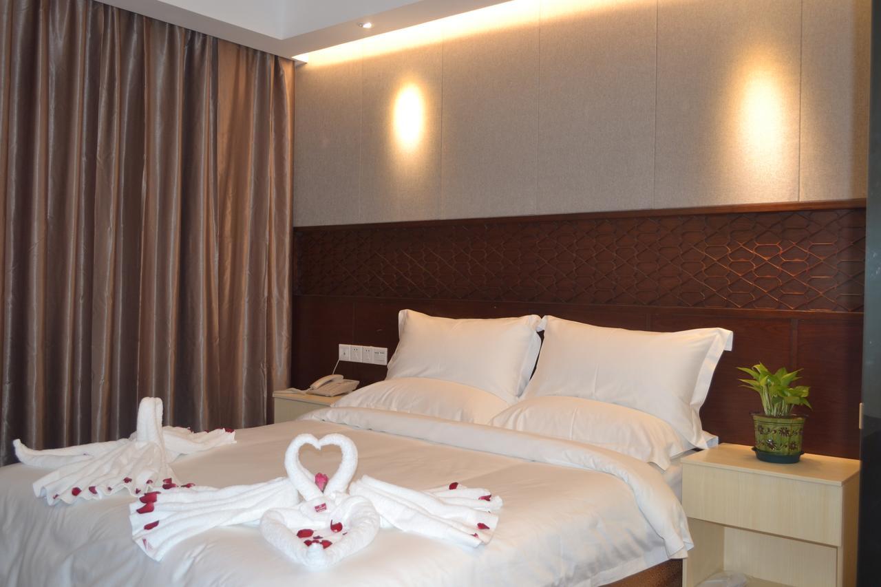 Royal Holiday Hotel Yangon Dış mekan fotoğraf