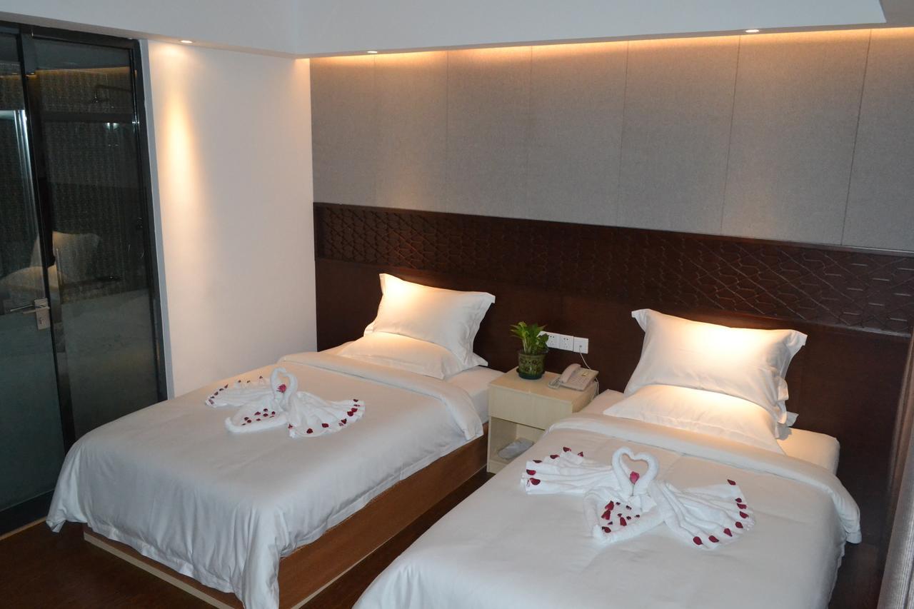 Royal Holiday Hotel Yangon Dış mekan fotoğraf