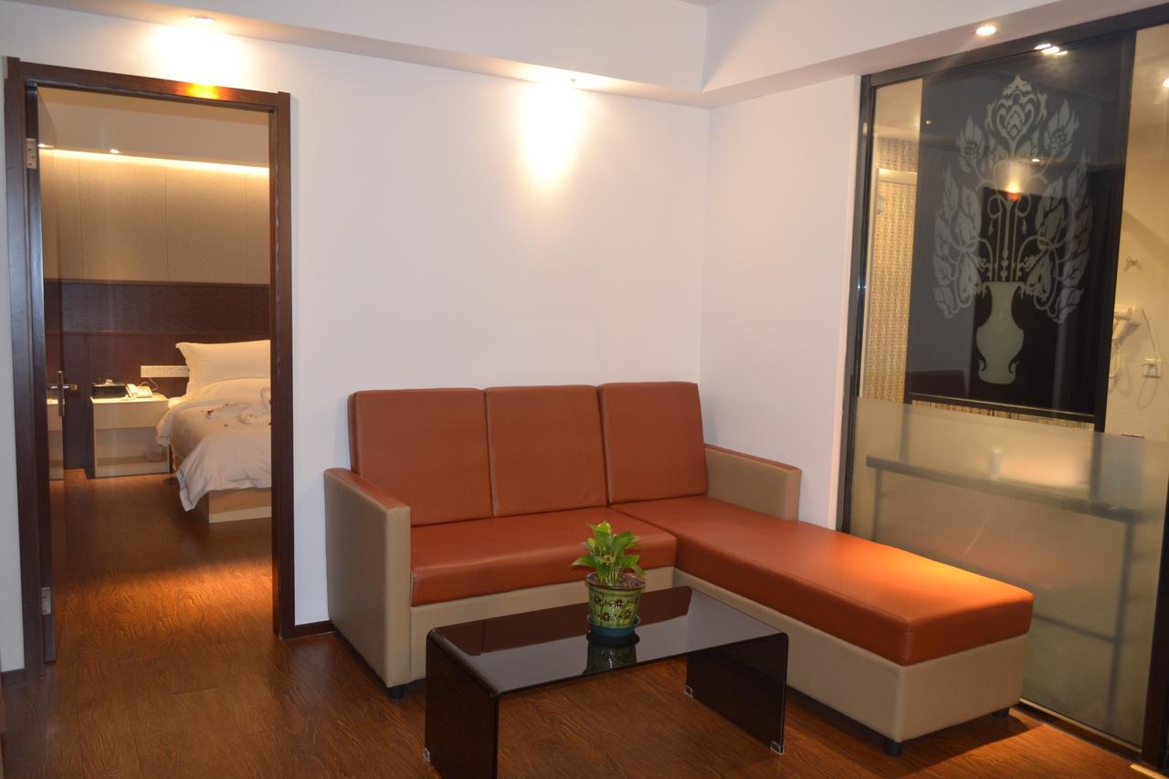 Royal Holiday Hotel Yangon Dış mekan fotoğraf