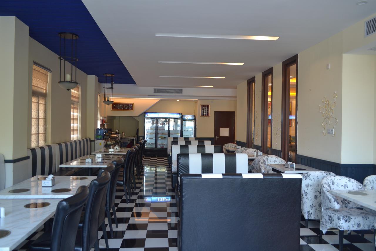 Royal Holiday Hotel Yangon Dış mekan fotoğraf