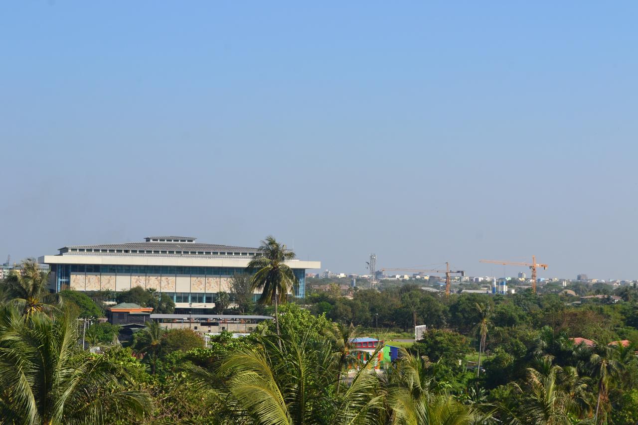 Royal Holiday Hotel Yangon Dış mekan fotoğraf