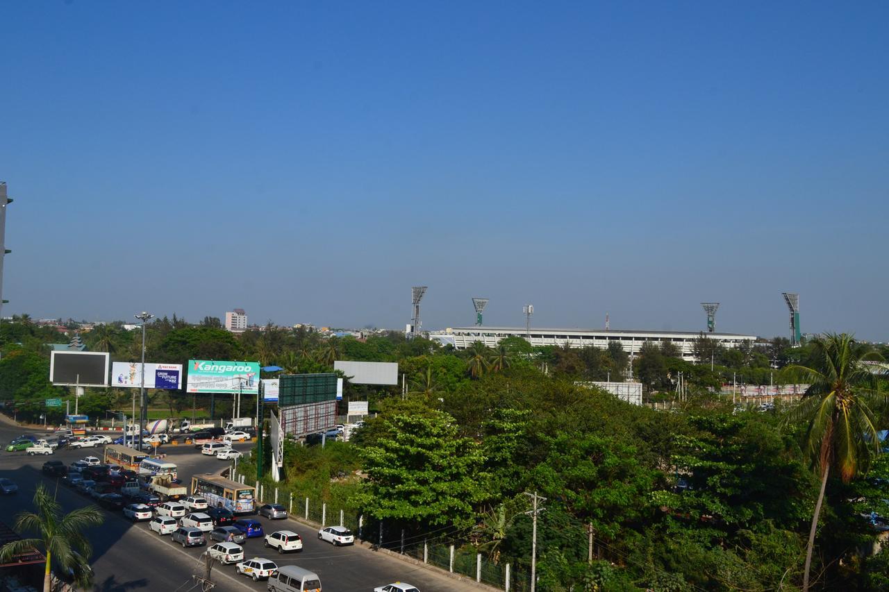 Royal Holiday Hotel Yangon Dış mekan fotoğraf