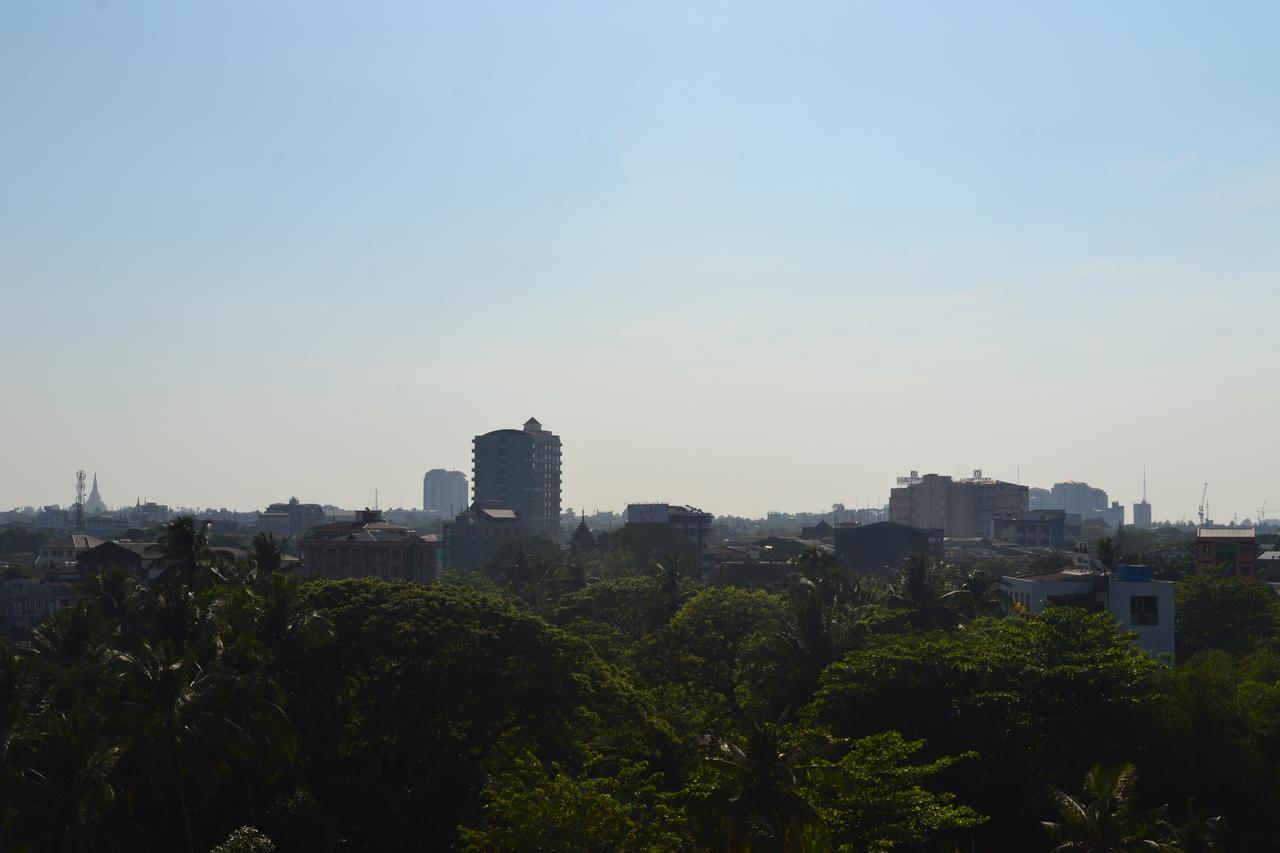 Royal Holiday Hotel Yangon Dış mekan fotoğraf