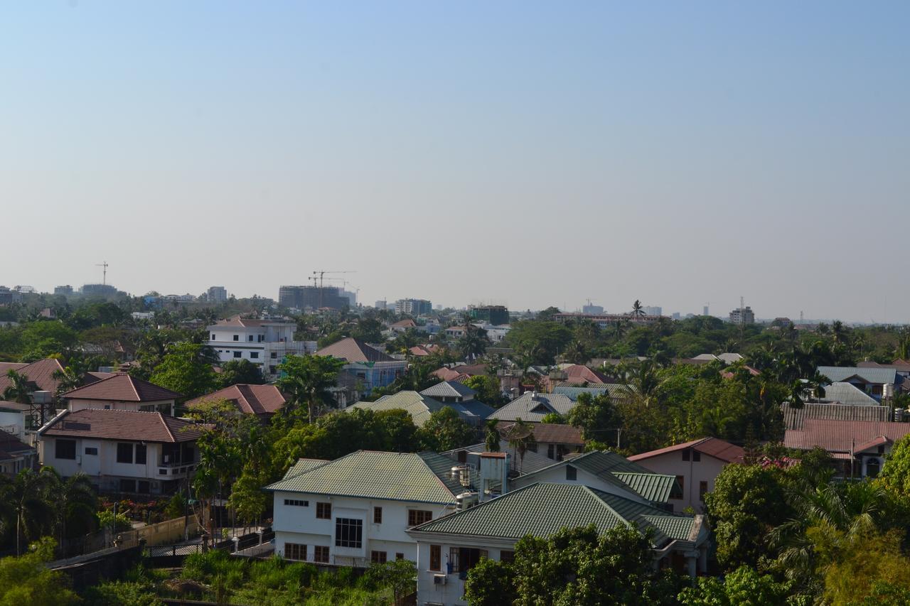 Royal Holiday Hotel Yangon Dış mekan fotoğraf