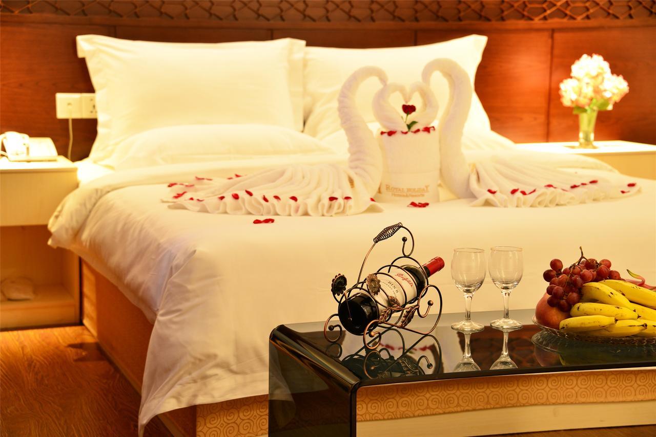 Royal Holiday Hotel Yangon Dış mekan fotoğraf