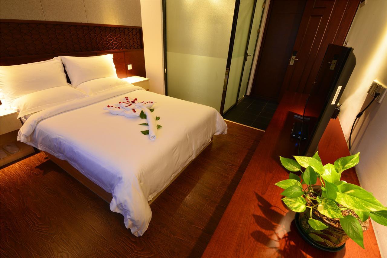 Royal Holiday Hotel Yangon Dış mekan fotoğraf