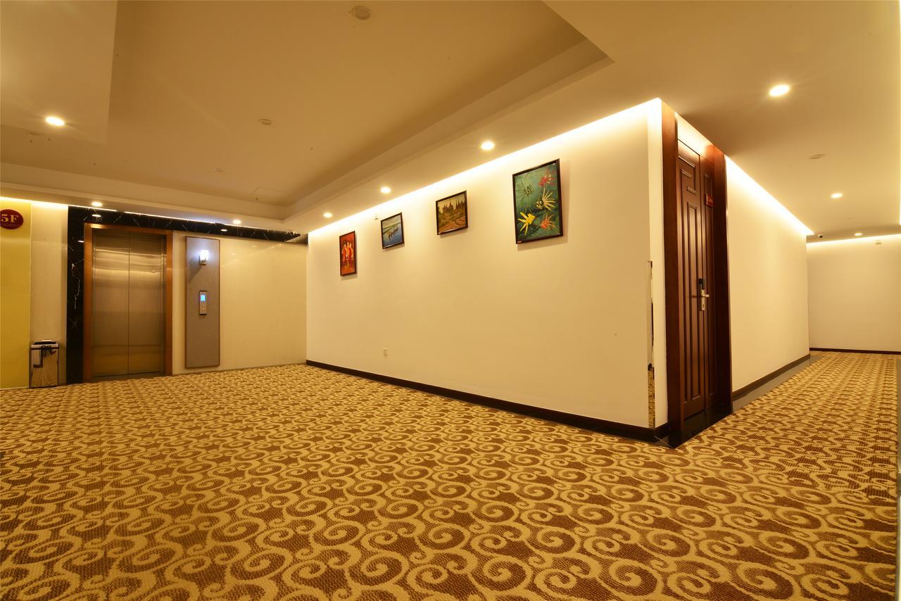 Royal Holiday Hotel Yangon Dış mekan fotoğraf