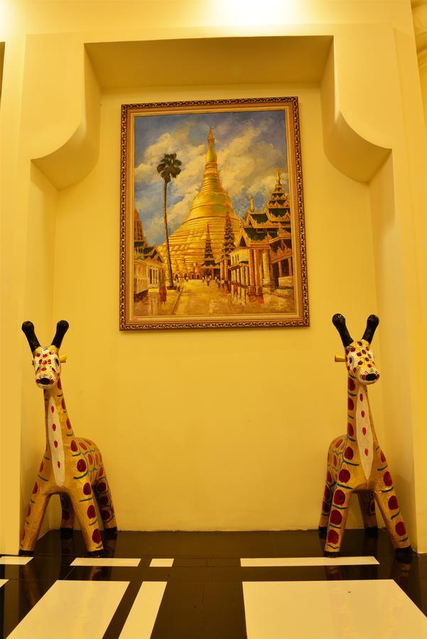 Royal Holiday Hotel Yangon Dış mekan fotoğraf