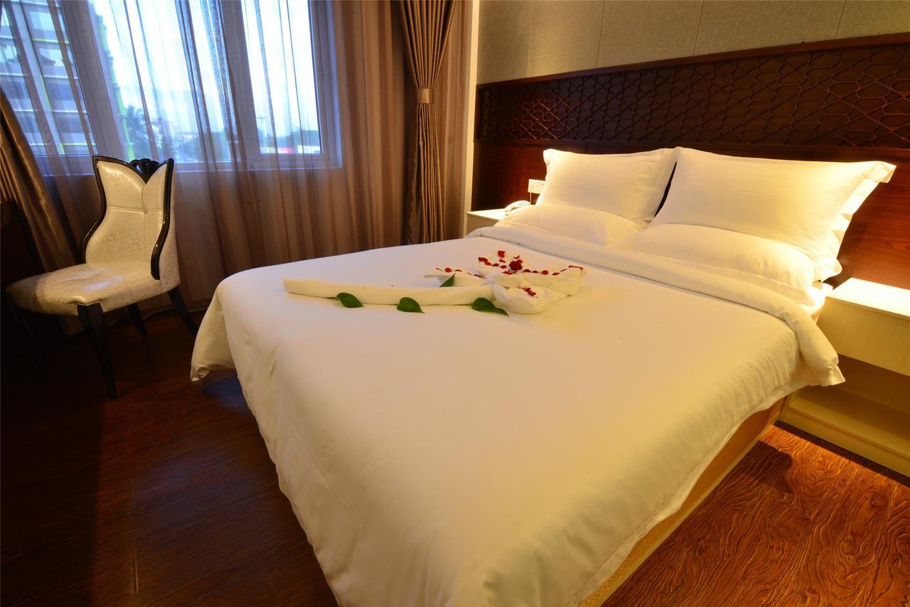 Royal Holiday Hotel Yangon Dış mekan fotoğraf