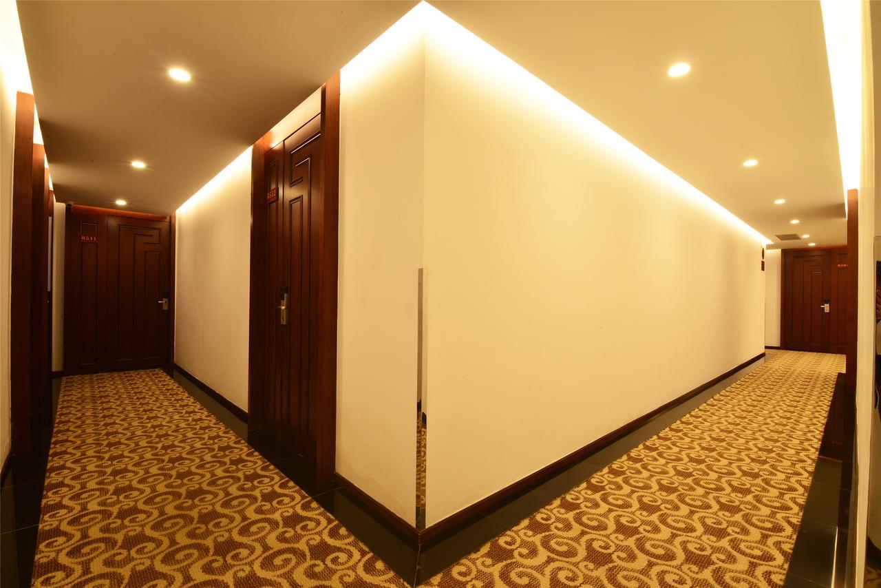 Royal Holiday Hotel Yangon Dış mekan fotoğraf