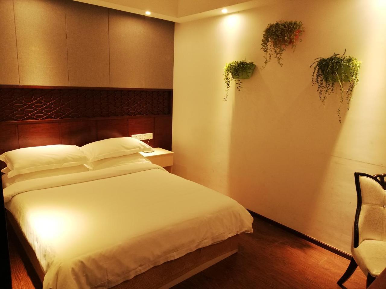 Royal Holiday Hotel Yangon Dış mekan fotoğraf